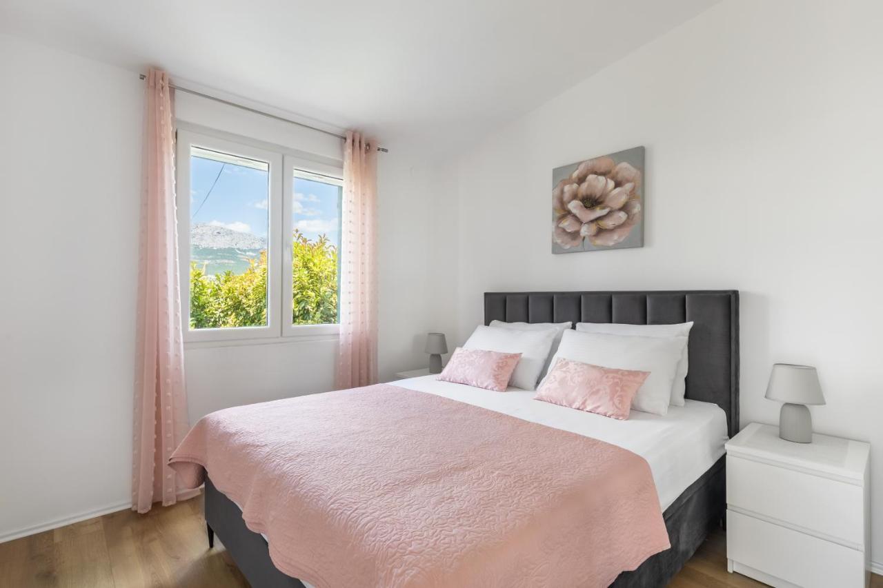 Tonina - House With Terrace, Jacuzzi, Free Parking Apartment Split Luaran gambar