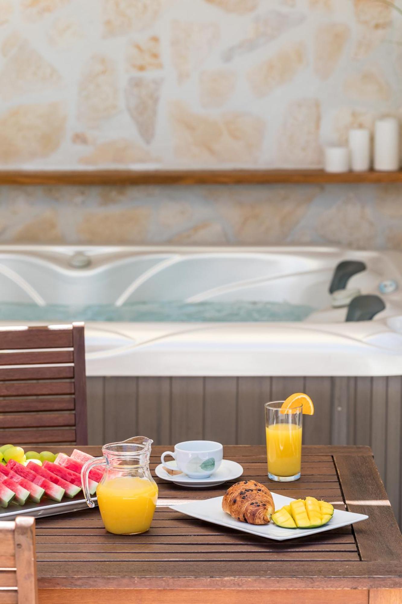 Tonina - House With Terrace, Jacuzzi, Free Parking Apartment Split Luaran gambar