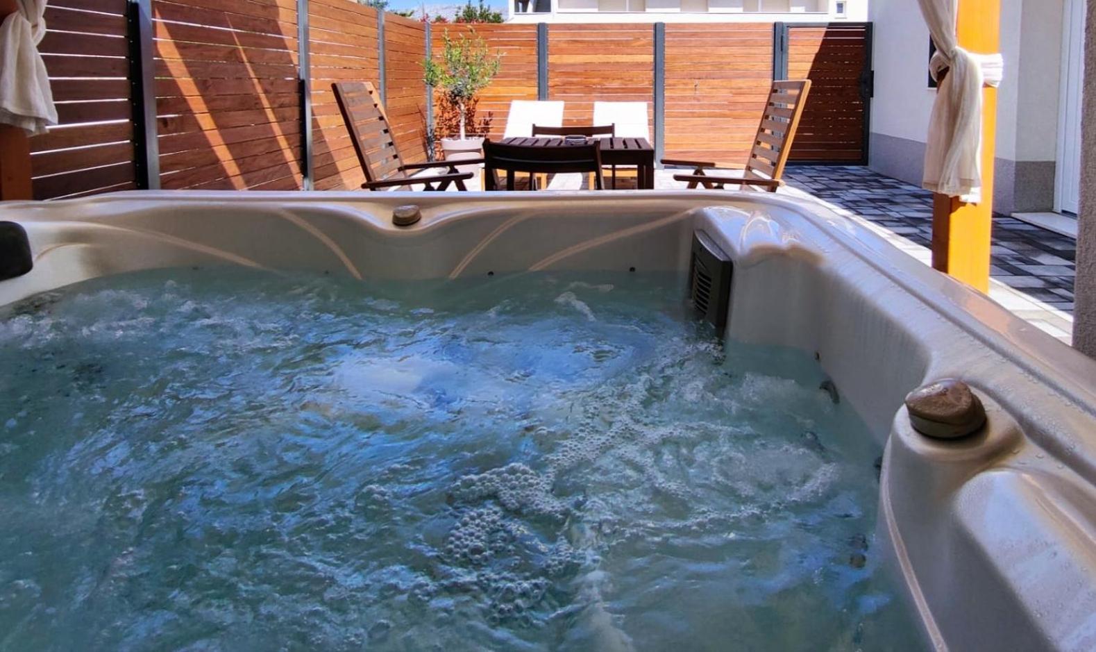 Tonina - House With Terrace, Jacuzzi, Free Parking Apartment Split Luaran gambar